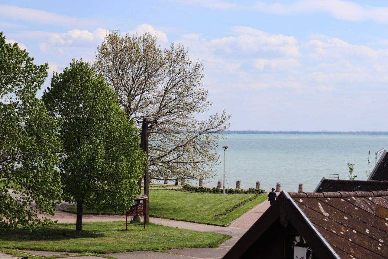 Bed and Breakfast Vadkacsa Panzio Balatonkenese Exteriér fotografie